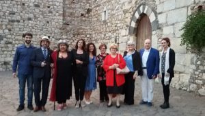 "La Sicilia dalla infinite perle" - a Taormina il gruppo potentino con Grazia Lo Re della Galleria Idearte